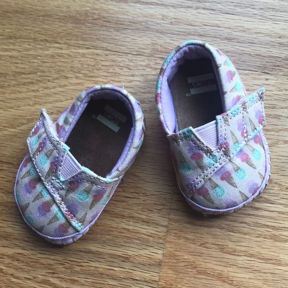 Toms Other - Baby girl ice cream cone Toms crib shoes Toms Other - Baby girl ice cream cone Toms crib shoes